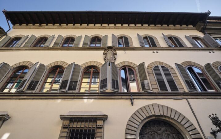 facciata di Palazzo storico di Firenze